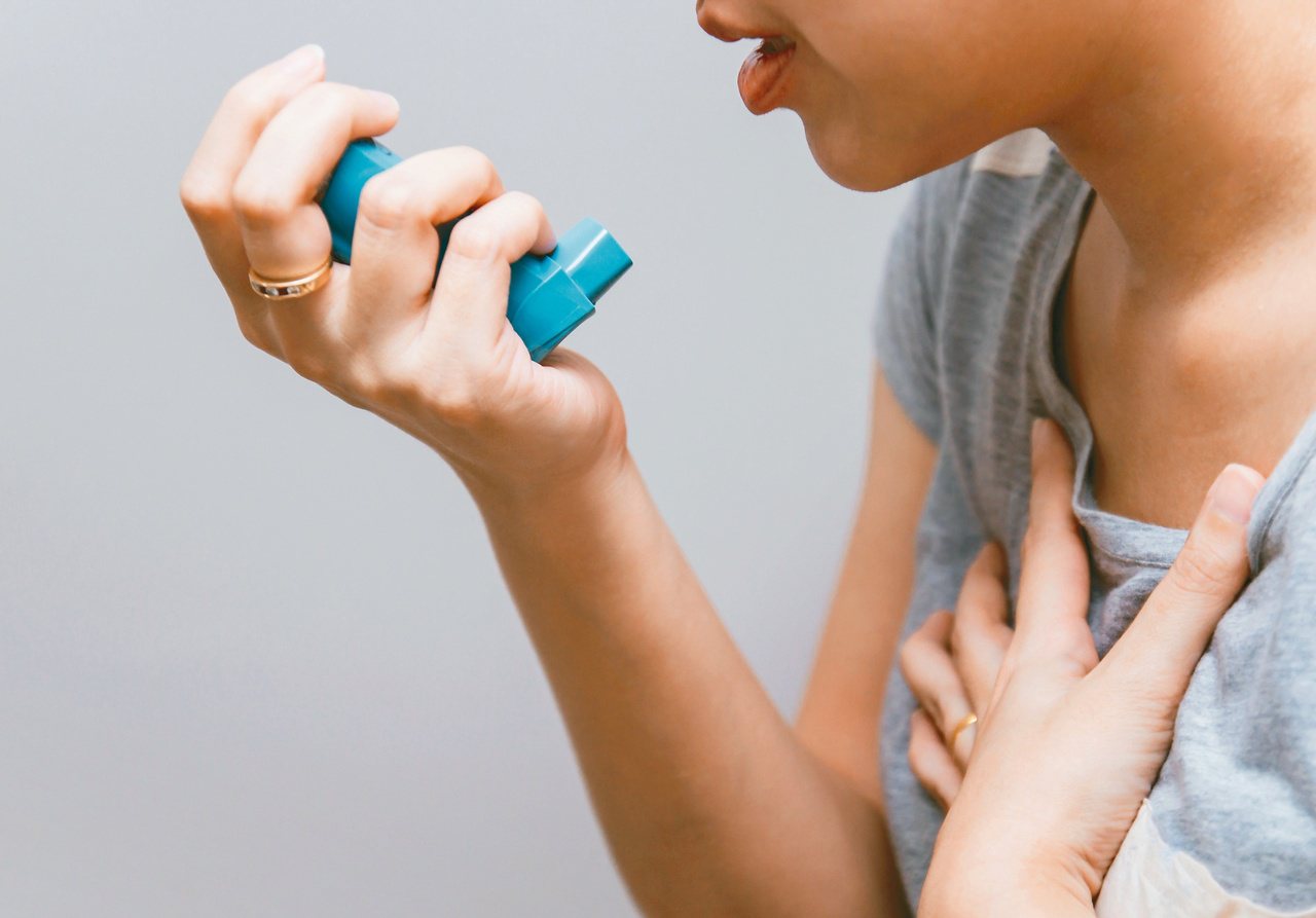 氣喘錯誤用藥險休克，短效急救吸入劑無法根本治療。圖／123RF