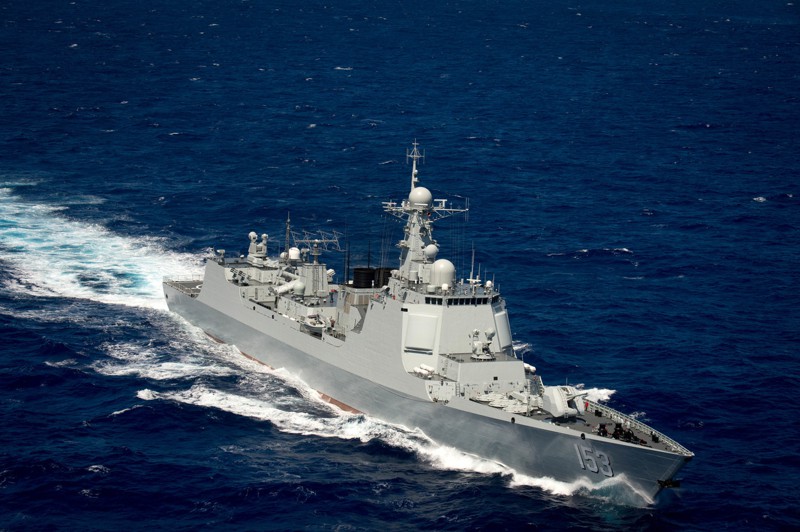 052C驅逐艦首度引進相位陣列雷達，號稱「中華神盾」，共建造6艘。圖／美國海軍檔案照