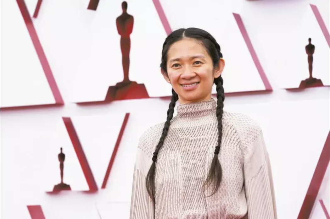 華裔女導演趙婷，她是繼李安、奉俊昊後，第 3 位獲得最佳導演獎殊榮的亞裔導演。 ...