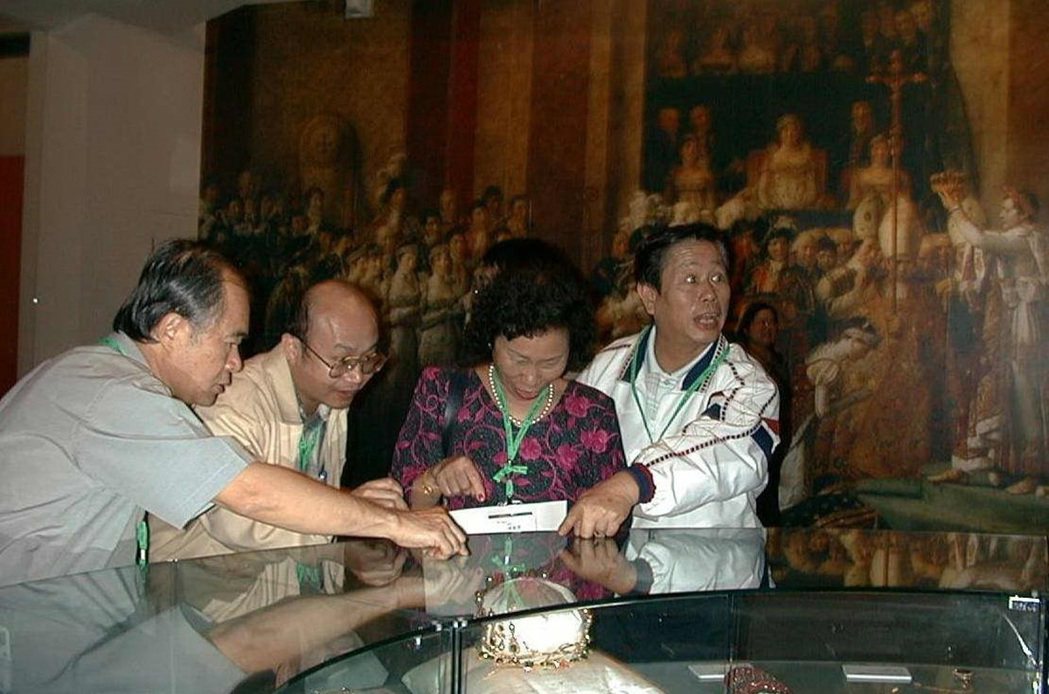 2001年在台灣舉辦的「拿破崙大展」，當時這張照片搭配的圖說是：「快來看！是拿破...