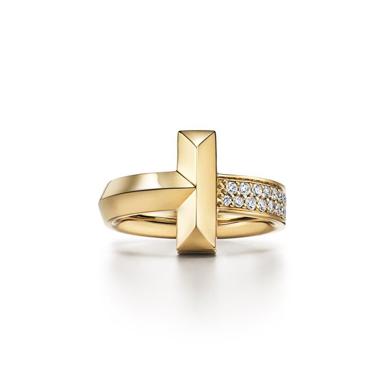 Tiffany T1 18K金寬版鑲鑽戒指，13萬4,000元。圖／Tiffany提供