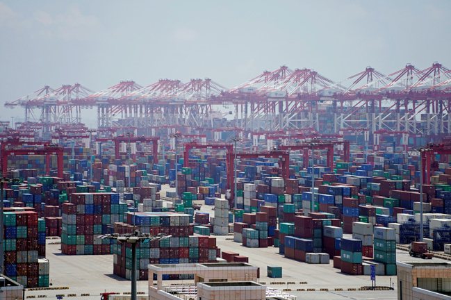 包括新加坡在內，多國港口禁止印度船員換班船舶入港。（路透）