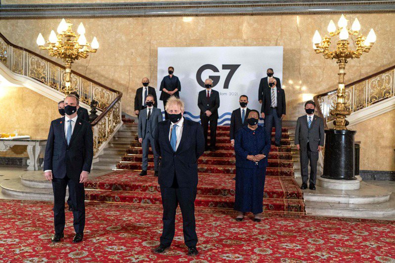 七大工業國G7與歐盟結束外長會議並發表公報，首次公開提及台海議題，一方面表明「重視台灣海峽和平及穩定的重要性，鼓勵和平解決兩岸問題」。法新社