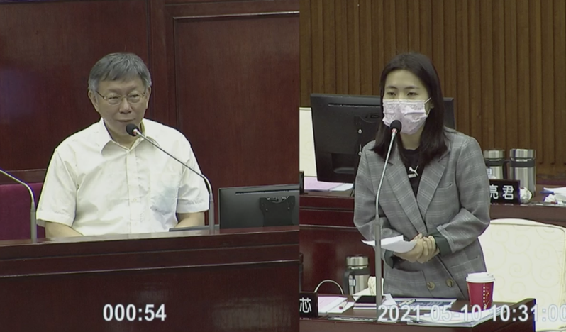 北市議員徐巧芯（右）問台北市長柯文哲（左）是否覺得陳時中累了，柯文哲僅「嘿嘿嘿」。圖／截自北市議員影片