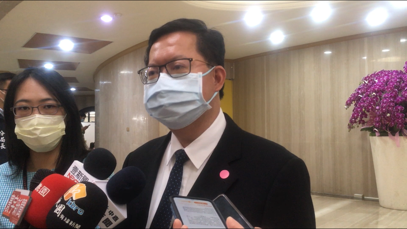 桃園市長鄭文燦表示疫情訊息以中央疫情指揮中心為準。記者陳俊智／攝影