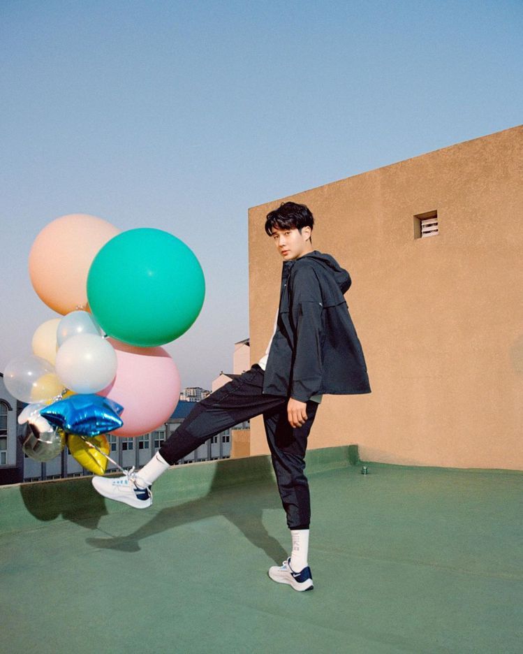 韓國男星崔宇植受邀演繹Nike 「Play New」主題形象廣告。圖／摘自ins...