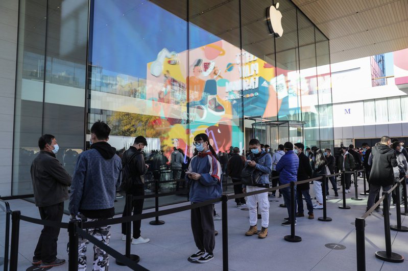 紐時報導，蘋果公司在精心安排下，成為中國境內審查作業的工具。圖為北京一家蘋果門市店。歐新社