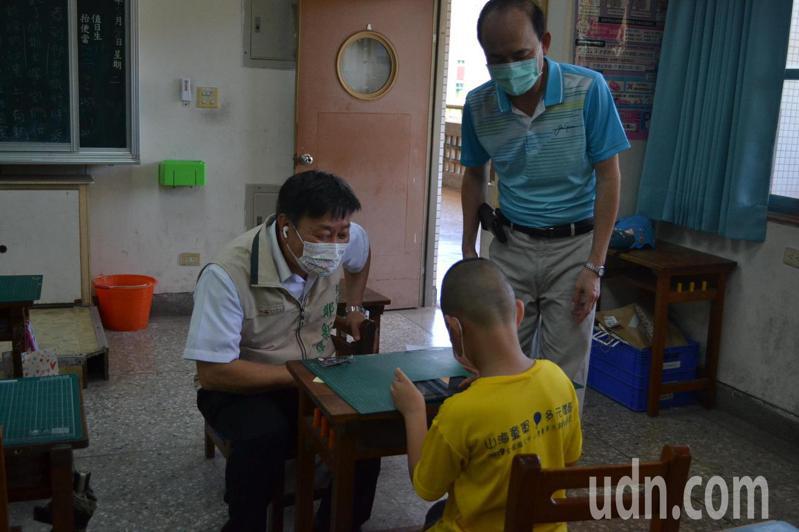 台南市教育局推公版線上學習課程，外縣市也跟進。記者鄭惠仁／攝影