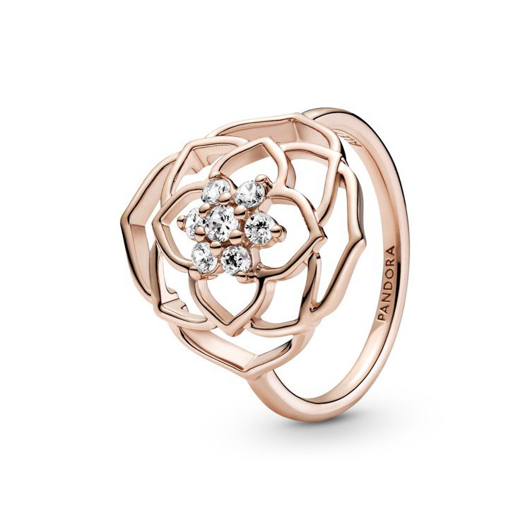 Pandora Rose鏤空玫瑰花瓣戒指，3,280元。圖／Pandora提供