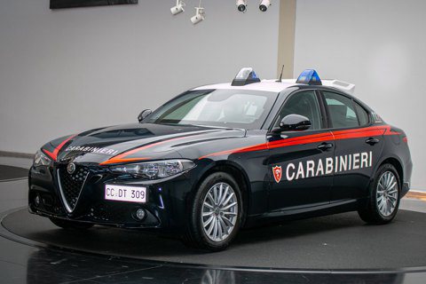 值勤也能開著帥氣毒蛇 Alfa Romeo Giulia防彈警車進駐義大利憲兵隊！