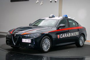 值勤也能開著帥氣毒蛇 Alfa Romeo Giulia防彈警車進駐義大利憲兵隊！