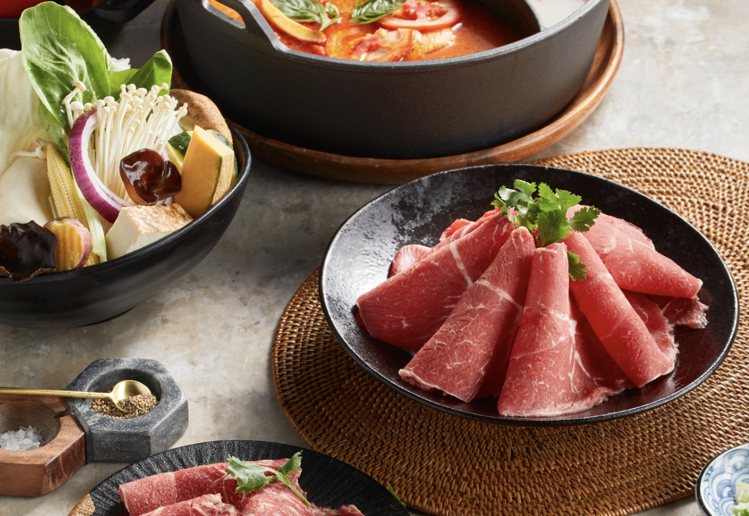 Diner Wagyu has launched 9 "Wagyu to GO" package plans, and you can enjoy buy 1 get 1 free if you take it out.  Picture / Provided by Lotto