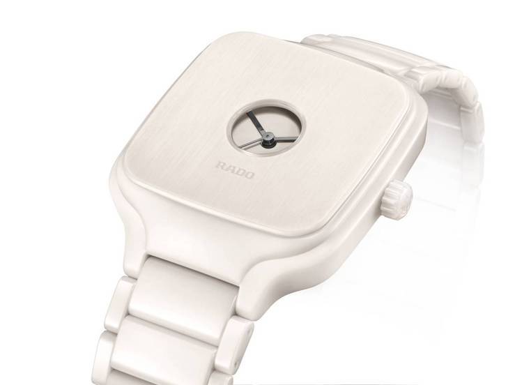 瑞士雷達表True Square Formafantasma 特別版腕表，77,300元。圖 / RADO提供