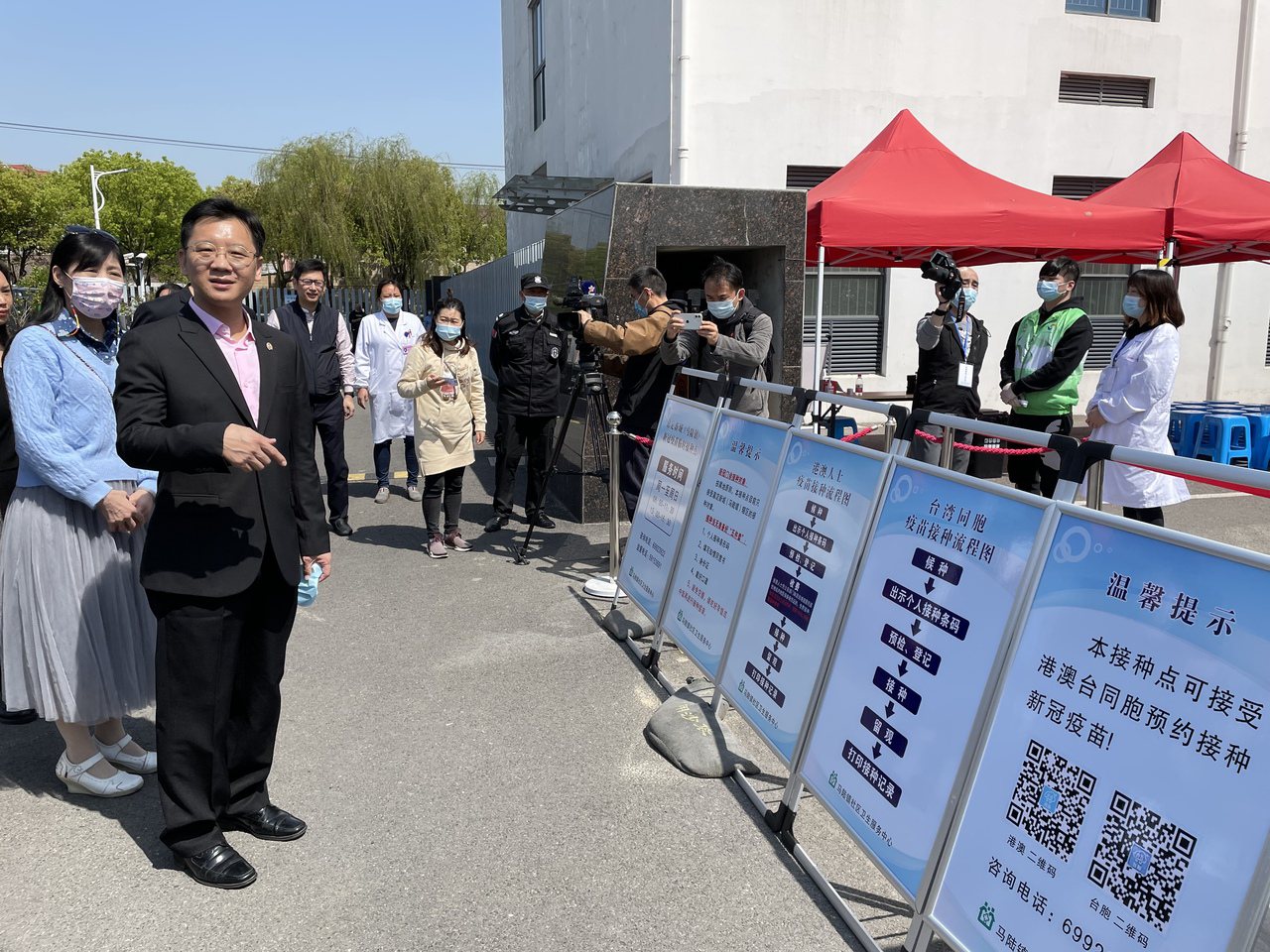 圖為大陸全國台企聯會長李政宏4月19日在上海接種新冠疫苗。記者林則宏／攝影