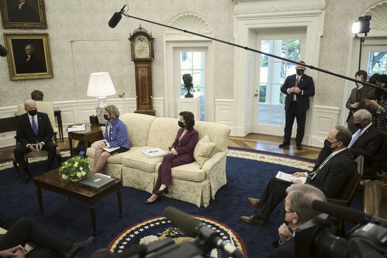 美国总统拜登与共和党员会面，商讨基建计画。欧新社(photo:UDN)