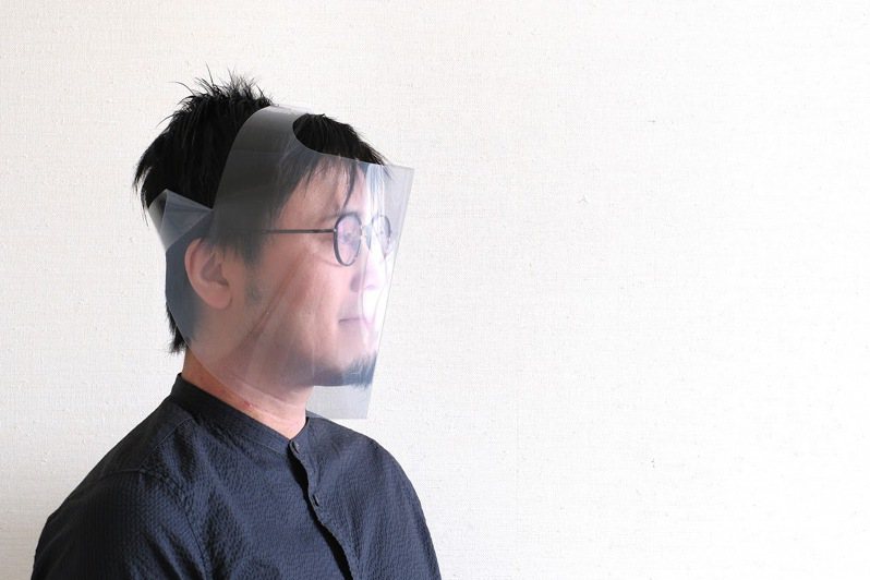 NOSIGNER設計工作室公開自製時尚防疫面罩的方法。（翻攝自pandaid網站）