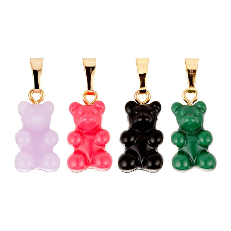 Crystal Haze懷舊小熊系列搭配不同材質的項鍊和小熊綴飾，售價1,680起。圖／ARTIFACTS提供