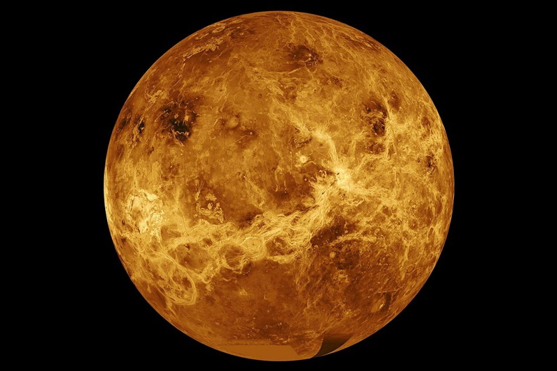 美國NASA用「麥哲倫號」探測器與先鋒金星軌道器（Pioneer Venus Orbiter）傳回資料合成的金星影像。NASA準備在2028至2030年間發射「真理號」與「達文西+號」，重返金星進行探索。路透/NASA/JPL-Caltech