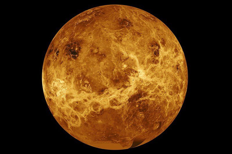 美國NASA用「麥哲倫號」探測器與先鋒金星軌道器（Pioneer Venus Orbiter）傳回資料合成的金星影像。NASA準備在2028至2030年間發射「真理號」與「達文西+號」，重返金星進行探索。路透/NASA/JPL-Caltech