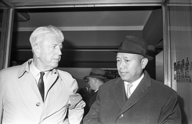 1947年國共內戰擴大，美國杜魯門總統曾派遣二戰名將魏德邁（左）到中國瞭解內戰情勢，圖為魏德邁1969年2月底訪台。圖／聯合報系資料照片
