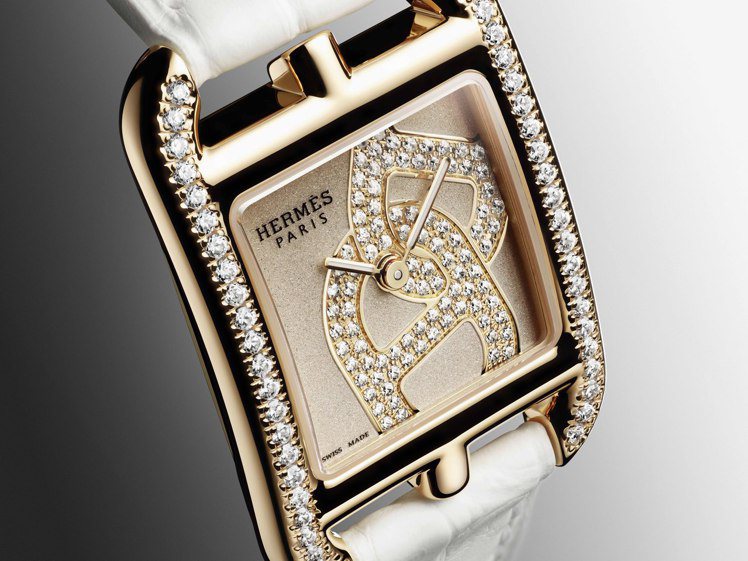 愛馬仕Cape Cod Chaine d'ancre腕表，玫瑰金鑲鑽小型款，49萬7,800元。圖／愛馬仕提供