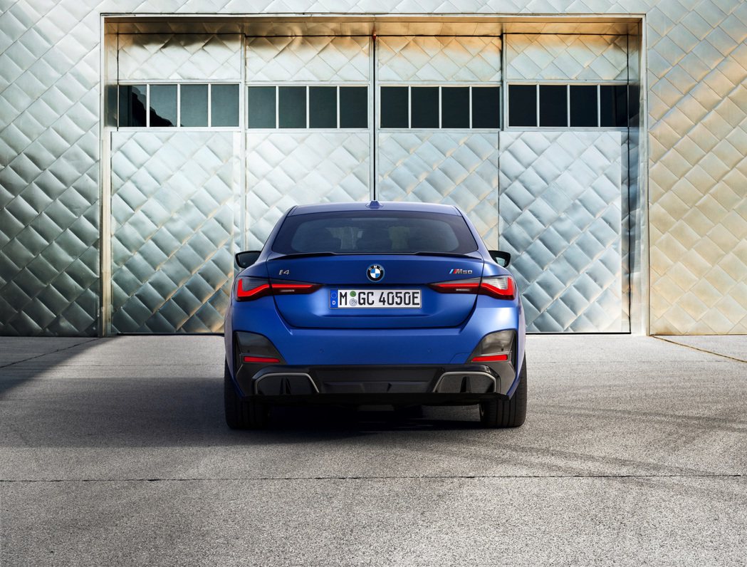全新BMW i4 M50是品牌第一款純電M系列。 摘自BMW
