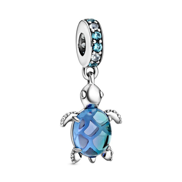 Pandora碧藍琉璃海龜吊飾，2,080元。圖／Pandora提供