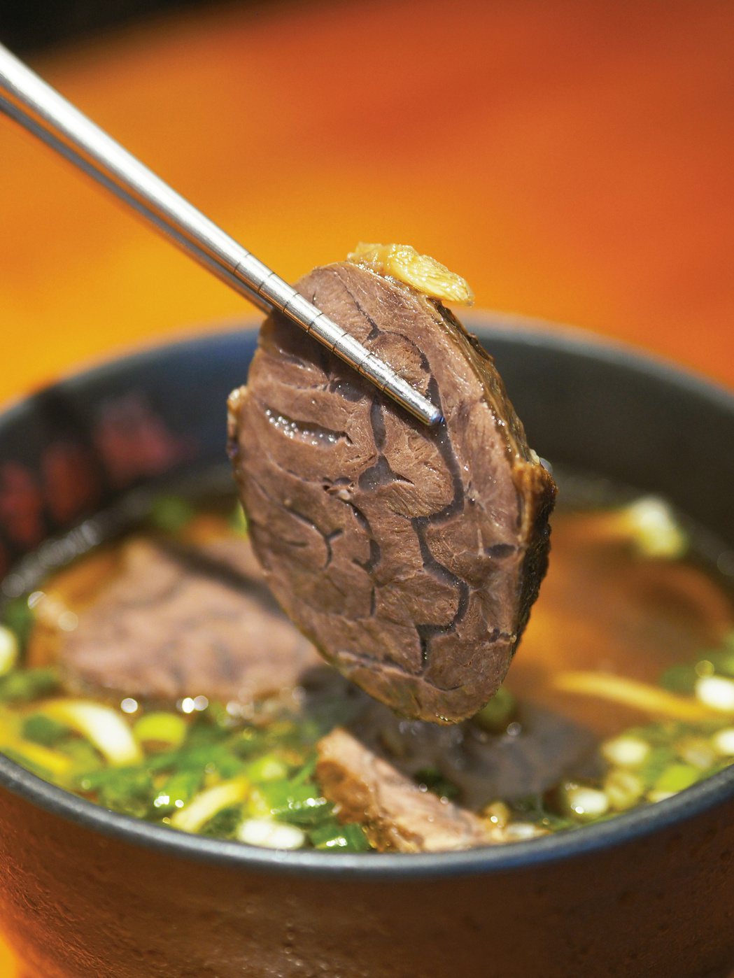 臺北林東芳牛肉麵標榜用的就是牛腱心。圖／麥浩斯提供