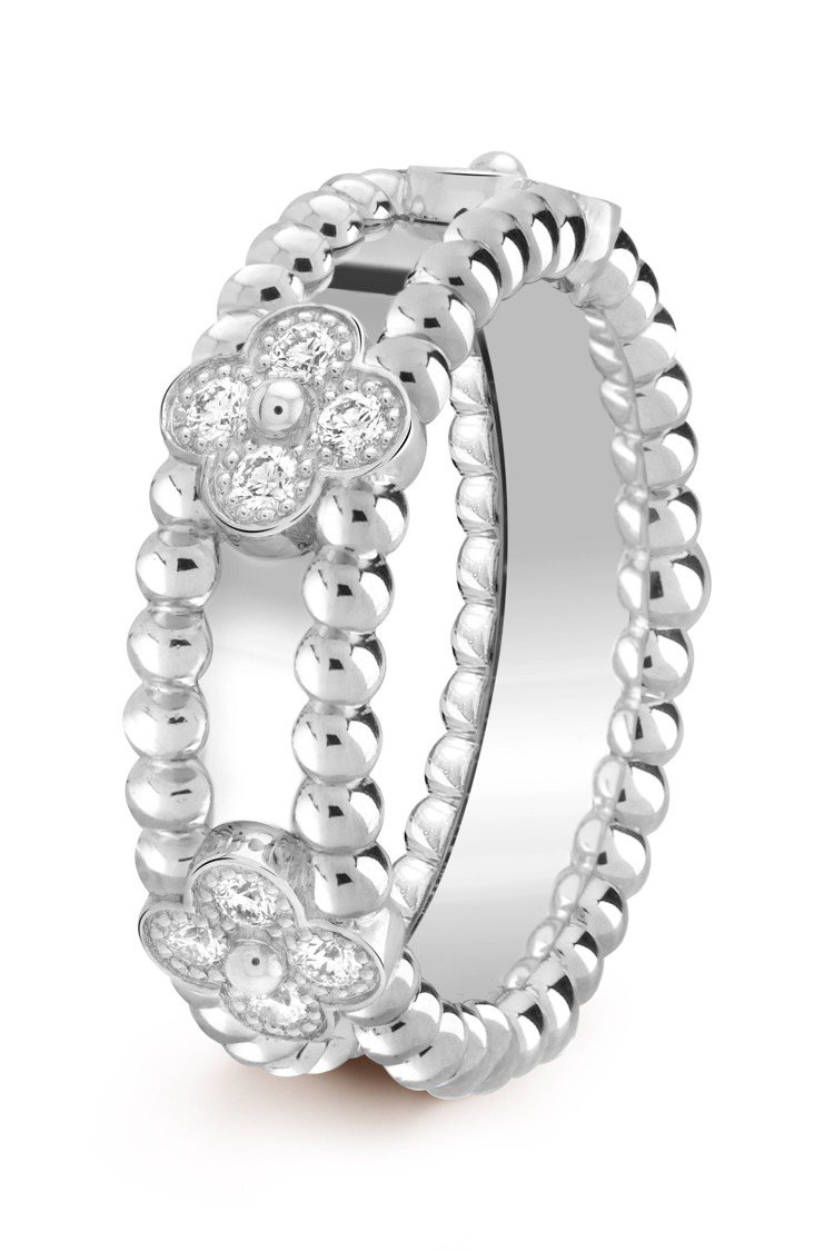 Perlée sweet clovers白K金鑲鑽戒指，約21萬4,000元。圖／梵克雅寶提供