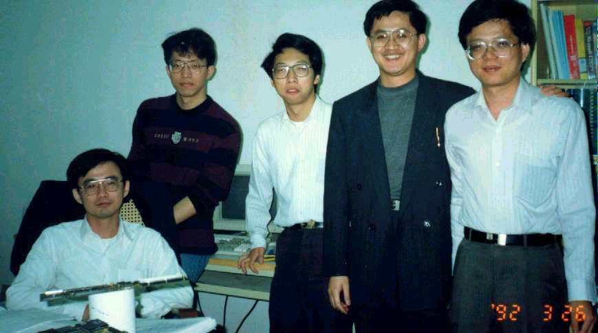 ﻿華碩電腦公司的創業夥伴群，左起為謝偉琦、楊鳳杰、程世典、童子賢、徐世昌。圖／本...
