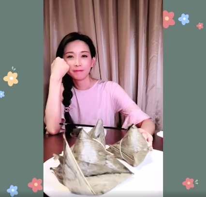 林志玲PO吃粽子影片。圖／摘自臉書