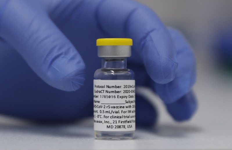 Novavax疫苗已完成的第三阶段试验，包括美国和墨西哥的近30,000名参与者。副作用包括头痛、肌肉疼痛和疲劳。美联社(photo:UDN)