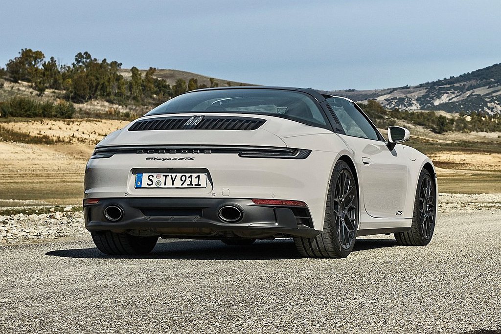 保時捷911 GTS車款皆採用Sport Design造型外觀套件，亦配備LED...