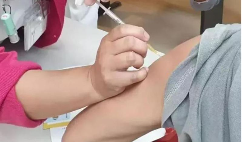 疫苗施打出現緩打潮，為防民眾預約接種疫苗卻爽約，近日來不少專家建議比照南韓，開放有意願的民眾預約打殘劑。本報資料照片