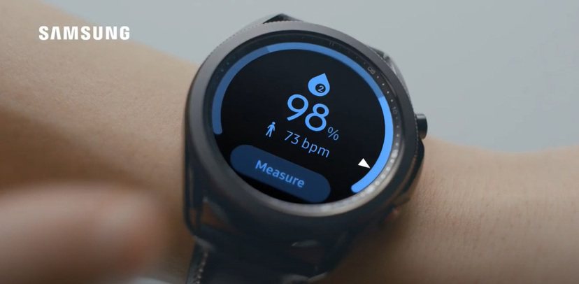 Samsung Galaxy Watch3使用紅色LED及紅外線，評估血氧飽和度...