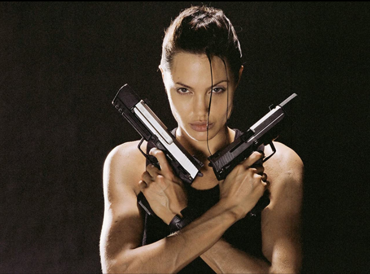 安琪莉娜裘莉20年前因為主演「蘿拉卡芙特 古墓奇兵」大紅。圖／摘自imdb