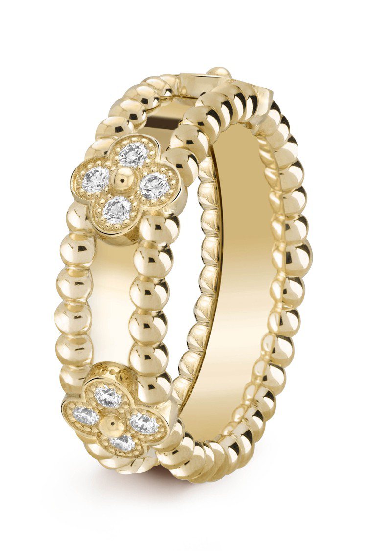 Perlée sweet clovers戒指，黃K金鑲嵌鑽石，約20萬3,000元。圖／梵克雅寶提供