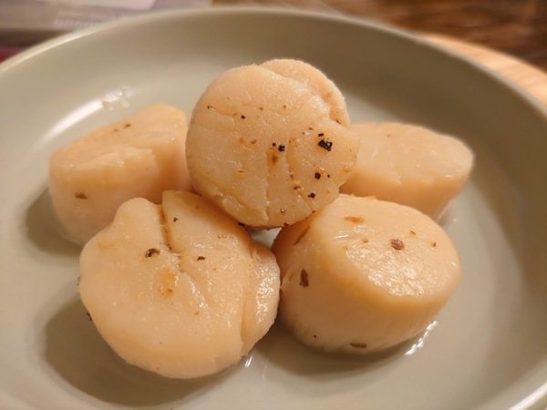 「初多多海鮮市集」買的北海道生食級大干貝。