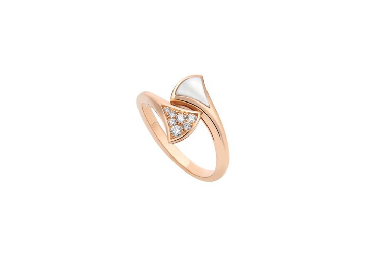 BVLGARI Divas' Dream玫瑰金珍珠母貝與鑽石戒指，約62,700元。圖／寶格麗提供