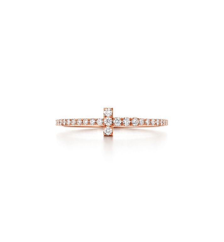 Tiffany T Wire 18K玫瑰金鑲鑽戒指，99,000元。圖／Tiffany提供