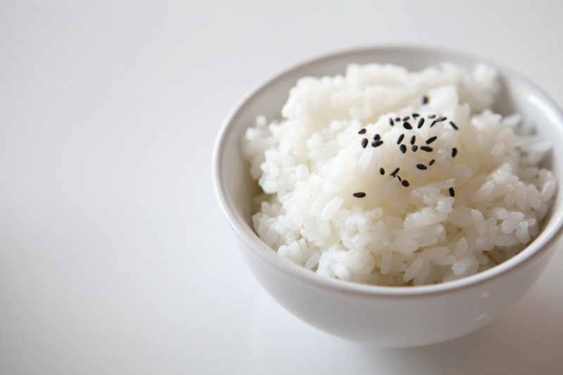 一名網友因有麩質過敏，所以從小到大都是吃米類食物，於是她想問問，「哪一種米製品最好吃」，引起不少網友討論。圖／ingimage