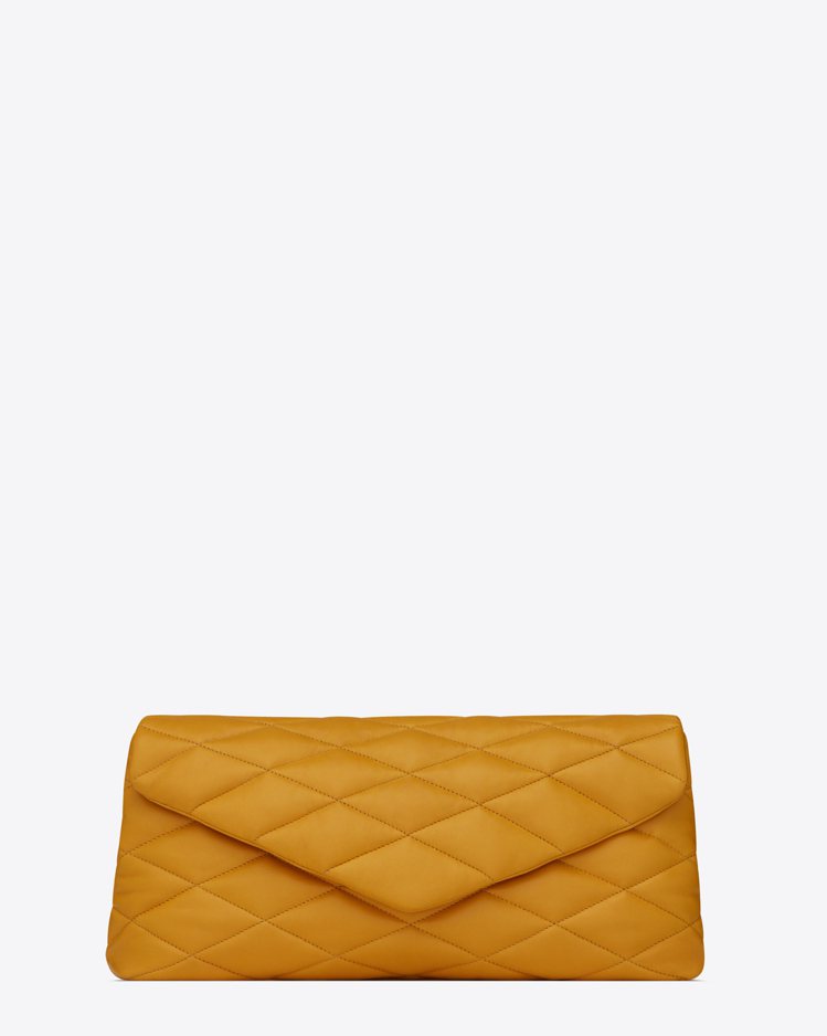 Puffer Sade黃色手拿包，51,300元。圖／Saint Laurent提供