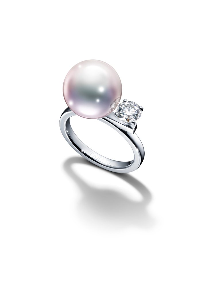 TASAKI balance class鑽石珍珠白K金戒指，46萬元。圖／TAS...