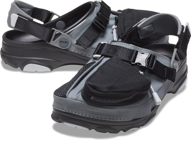 Crocs x BEAMS聯名Crocs Classic All- Terrain Outdoor Clog鞋2,860元。圖／Crocs提供
