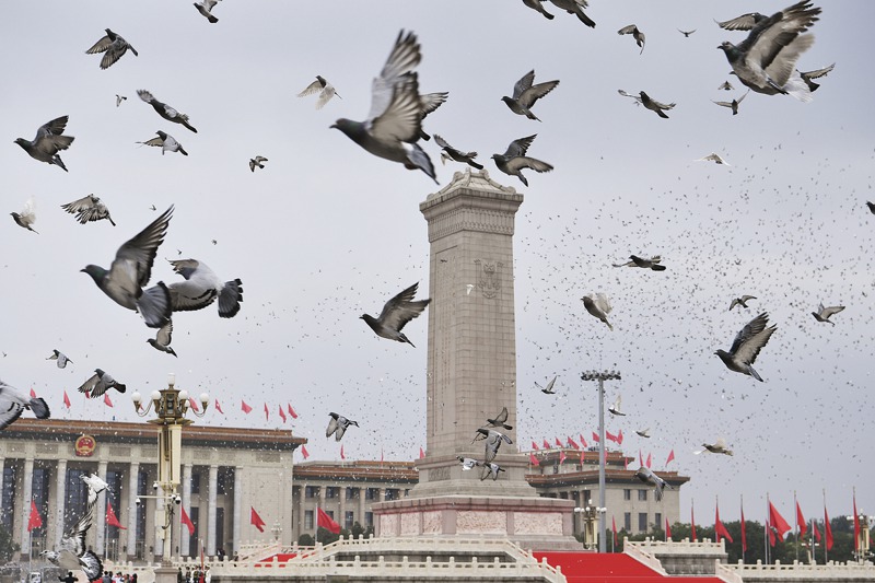 中國共產黨成立100週年大會，現場和平鴿展翅高飛。新華社