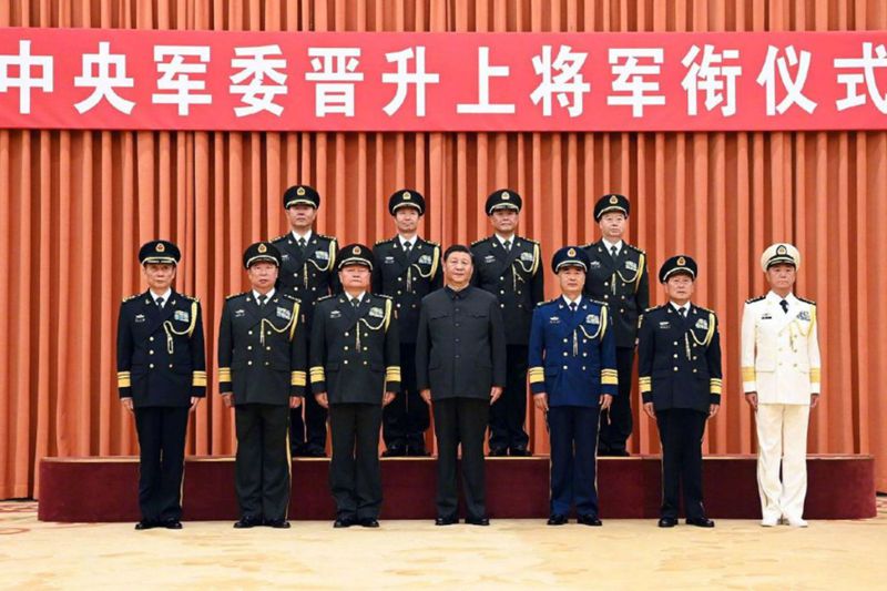 中共中央軍委7月5日舉行晉升上將授階儀式，共軍高層人事異動備受關注。新華社