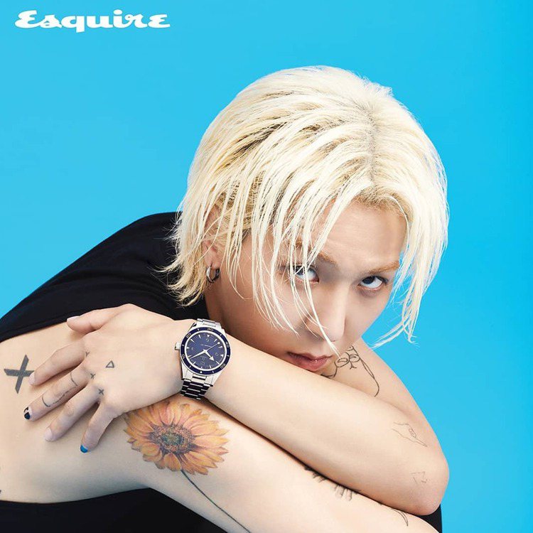 宋旻浩登上韓版男性時尚封面，配戴OMEGA腕表呈現既美又帥的中性風。圖／摘自instagram