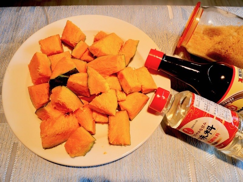 《醬燒南瓜》日系家常菜，三樣調味料滴水不加的30分鐘料理。