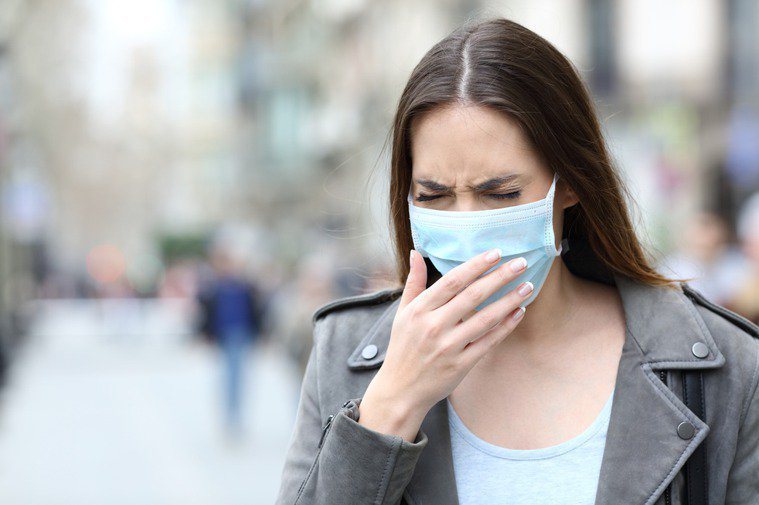居家防疫期間是控制氣喘的好時機。示意圖／Ingimage