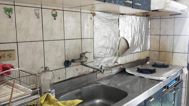 一名女房東將出租10年的房子收回來後，發現裡面髒到不行。 圖／翻攝自「爆怨2公社」